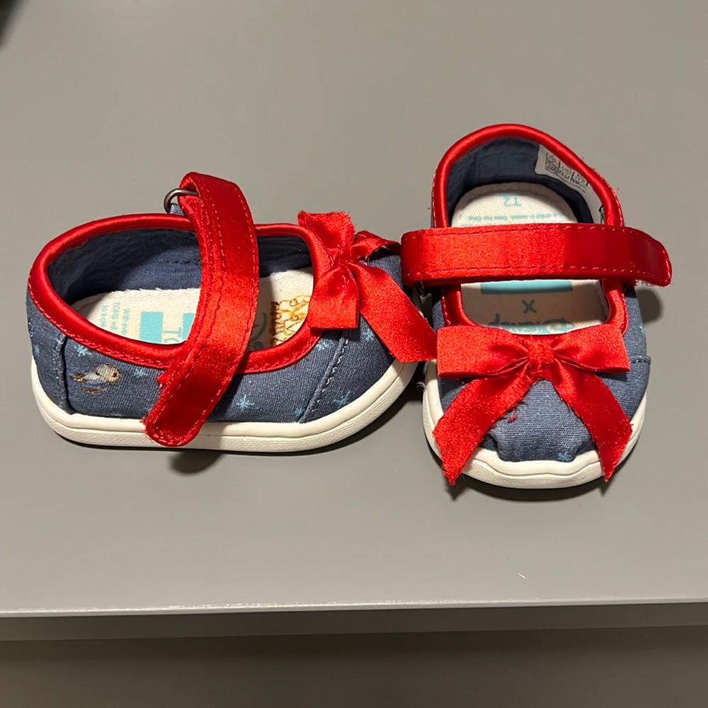 Toms Tiny Mary Jane Blue Snow White Shoes - Size 2